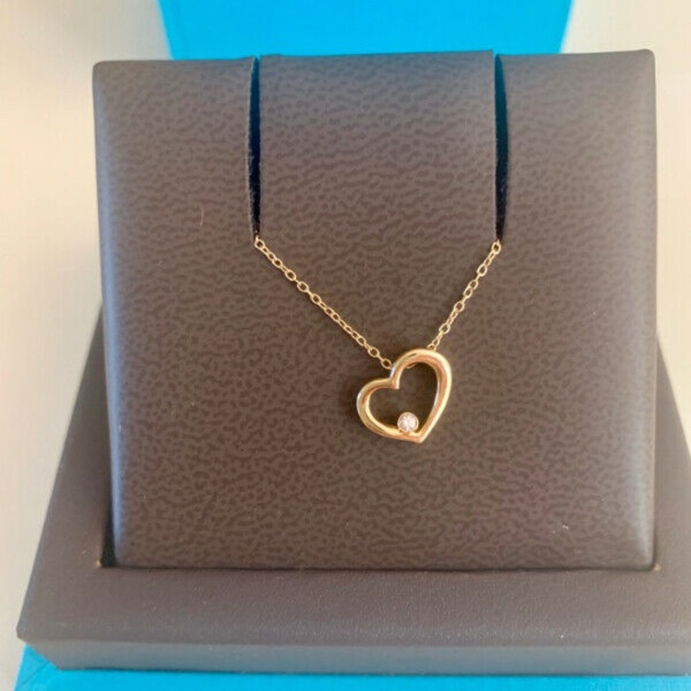 Birks pendant yellow gold with diamond